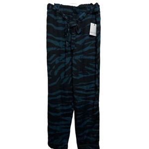 Bella Dahl NWT’s Zebra belted trousers. Size medium